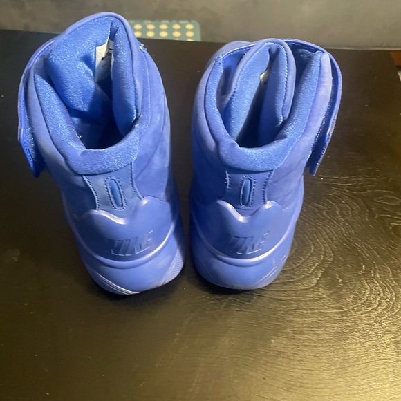 High top blue Nikes - Picture 3 of 5